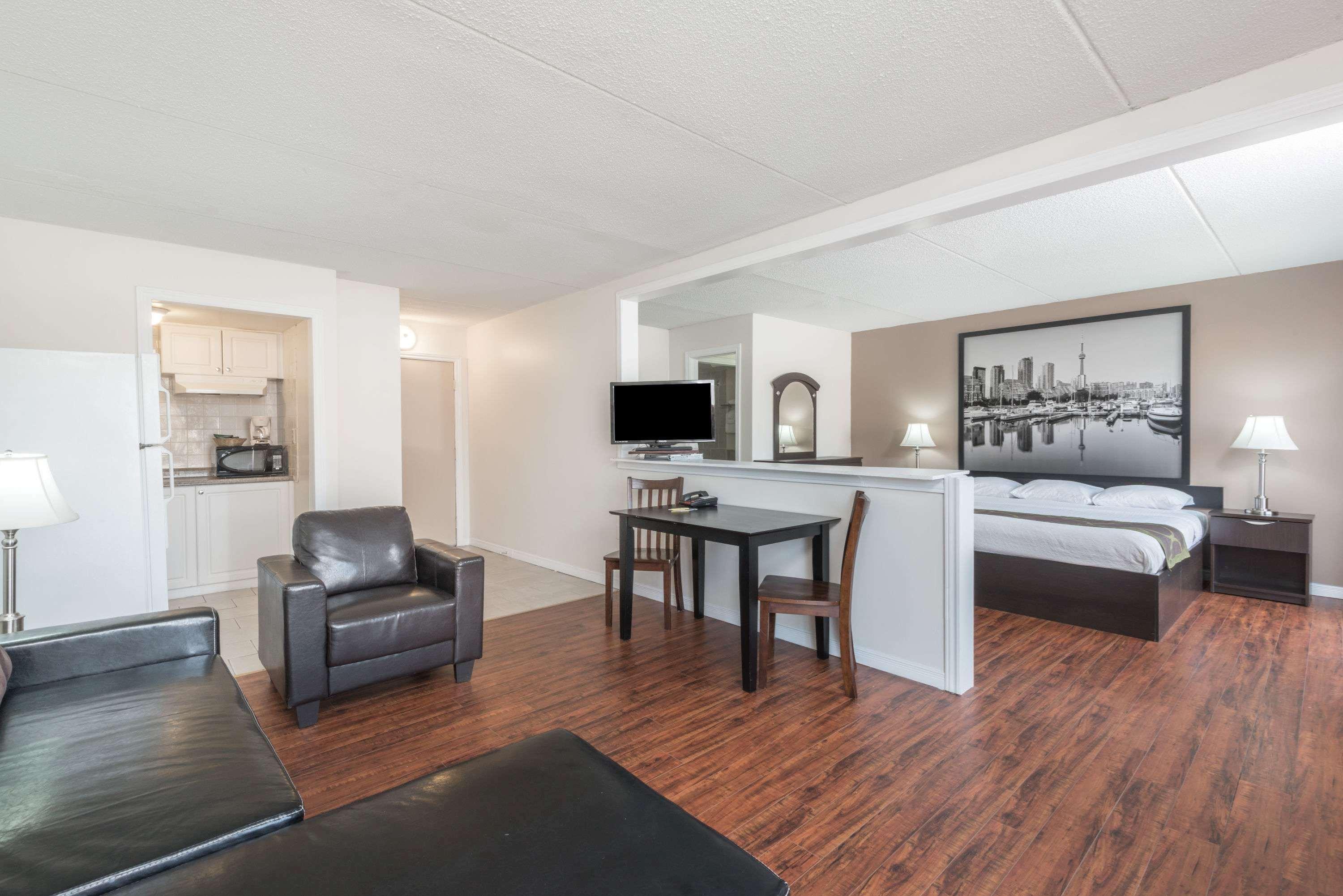 Super 8 By Wyndham Cambridge/Kitchener/Waterloo Area Hotel Екстериор снимка